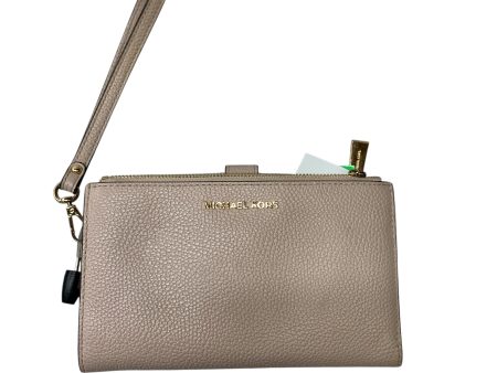 Wristlet Designer By Michael Kors, Size: Medium Sale