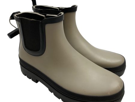 Boots Rain By Universal Thread In Grey, Size: 9 Online Sale