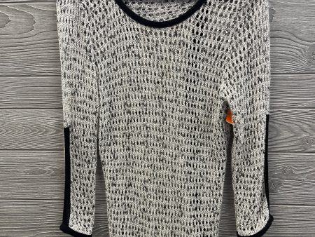 Top Long Sleeve By Clothes Mentor In Black & White, Size: L Fashion