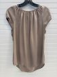 Top Short Sleeve By Alice Trixie In Taupe, Size: M Cheap